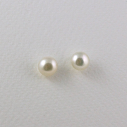 Pnina Levana (White Pearl) 7mm pearl on sterling silver stud earring