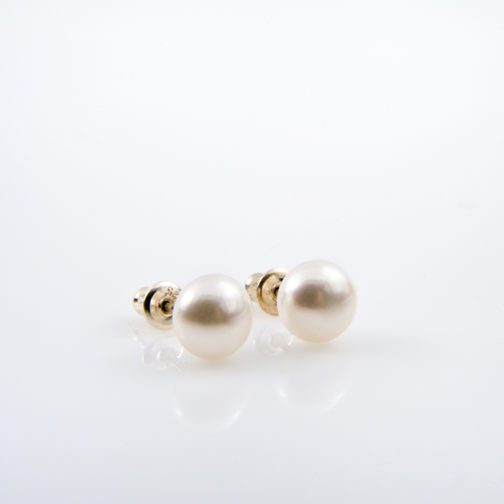 Pnina Levana (White Pearl) 9mm pearl on sterling silver stud earrings
